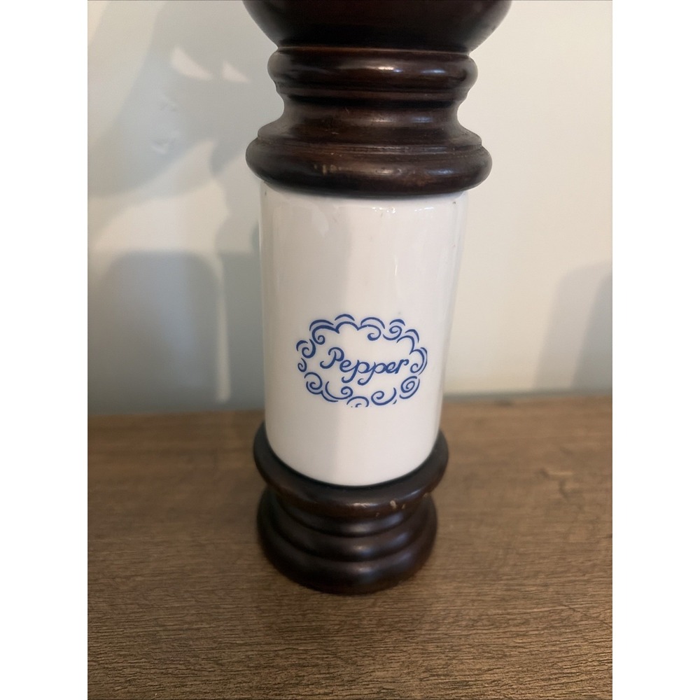 Delft White And Blue Pepper Grinder With Windmill. Holland, Dutch - Picture 4 of 7